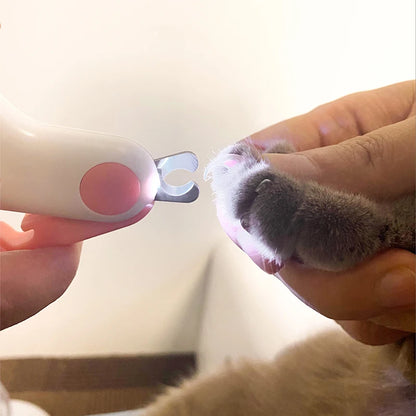 GlowTrim – Precision Nail Clipper with LED for Cats & Dogs